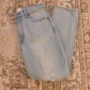 Abercrombie & Fitch The Mom High Rise Straight Jeans